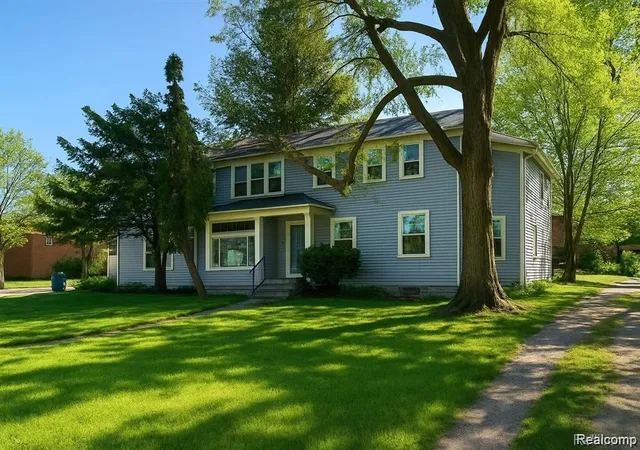 Photo 2 of Multi family home for sale at 304 S Main St, Mount Pleasant, MI 48858 | MLS# 20261071088 | Listing updated on 2026-09-04