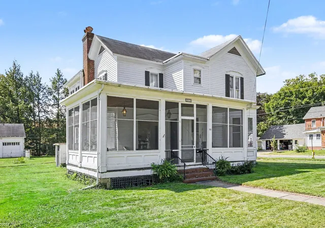 Photo 3 of Single family home for sale at 313 W Front St, Buchanan, MI 49107 | MLS# 69026046893 | Listing updated on 2026-09-03