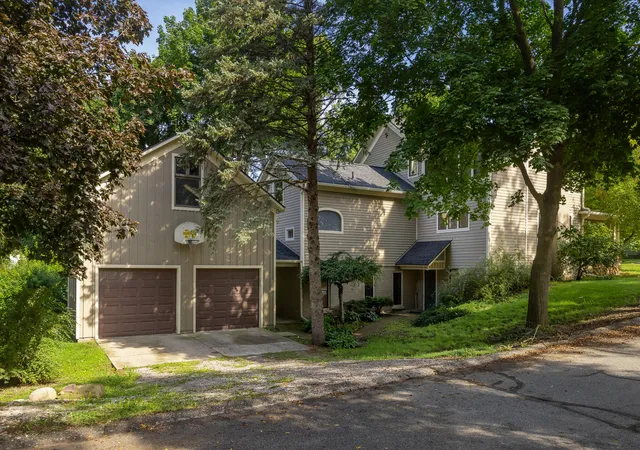 Photo 4 of Single family home for sale at 318 Ann Arbor St, Manchester, MI 48158 | MLS# 81026046896 | Listing updated on 2026-09-10