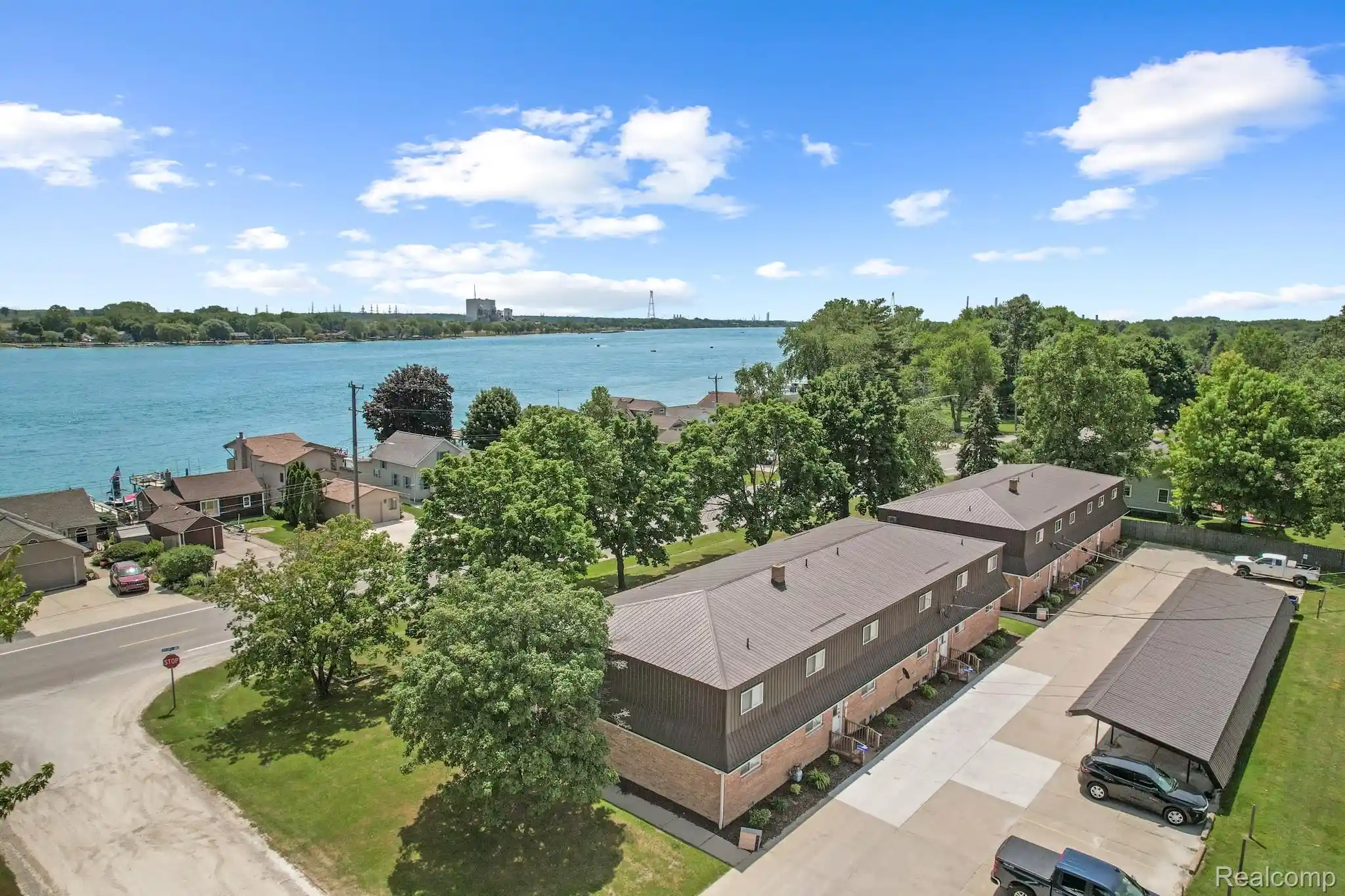Listing Photo 2 - Condo for sale in 1600 Oakland St located at 1600 Oakland St, Saint Clair, MI 48079 - Unit #A-3