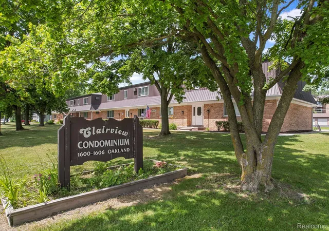 Listing Photo 5 - Condo for sale in building located at 1600 Oakland St, Saint Clair, MI 48079 - Unit #A-3