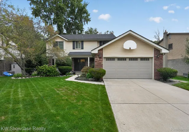 Photo 3 of Single family home for sale at 8254 Sandpiper St, Canton, MI 48187 | MLS# 20261071092 | Listing updated on 2026-09-15