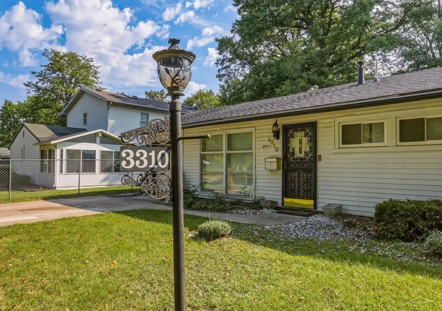 Photo 2 of Single family home for sale at 3310 Drexel Dr, Saginaw, MI 48601 | MLS# 61050220718 | Listing updated on 2026-09-04