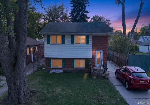 Photo 1 of Single family home for sale at 5418 Harding St, Dearborn Heights, MI 48125 | MLS# 20261071097 | Listing updated on 2026-09-13