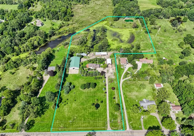 Photo 4 of Single family home for sale at 9225 Faussett Rd, Fenton, MI 48430 | MLS# 20261071101 | Listing updated on 2026-09-10