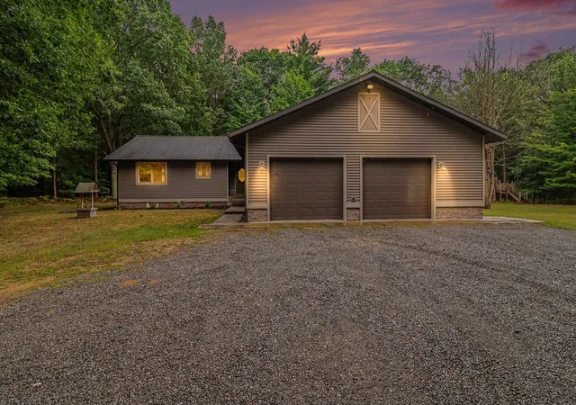 Photo 2 of Single family home for sale at 3823 N Sherman Rd, Ludington, MI 49431 | MLS# 67026046904 | Listing updated on 2026-09-06