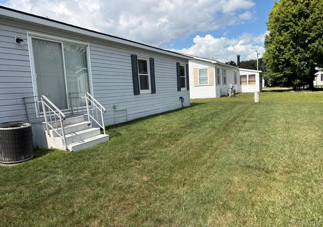 Photo 2 of Single family home for sale at 50020 Wedgewood Ct S, Shelby Township, MI 48315 | MLS# 20261071110 | Listing updated on 2026-09-10