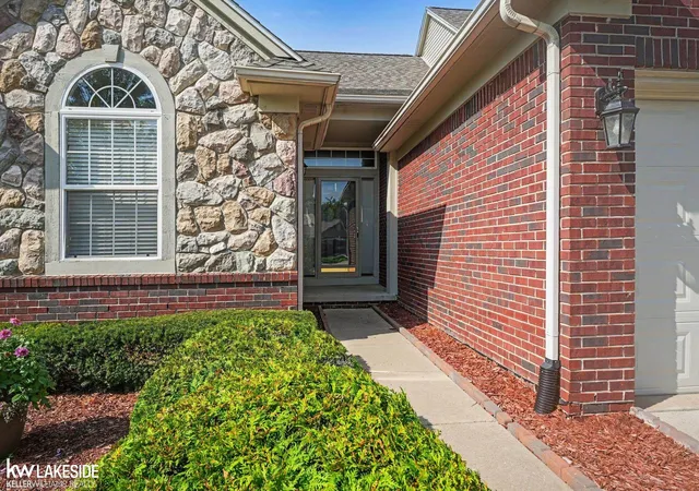 Photo 3 of Condo for sale at 52843 Sable Dr, Macomb, MI 48042 | MLS# 58050220722 | Listing updated on 2026-10-17