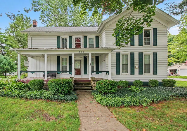 Photo 1 of Single family home for sale at 310 E Unadilla St, Pinckney, MI 48169 | MLS# 81026046910 | Listing updated on 2026-09-11