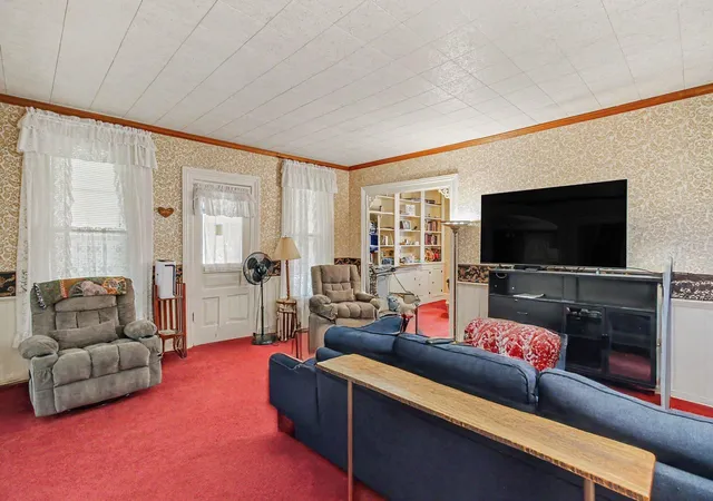 Photo 2 of Single family home for sale at 310 E Unadilla St, Pinckney, MI 48169 | MLS# 81026046910 | Listing updated on 2026-09-11