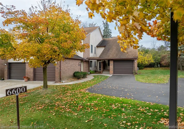 Condo for sale at 6600 Ridgefield Cir, West Bloomfield, MI 48322 | MLS# 20261071113