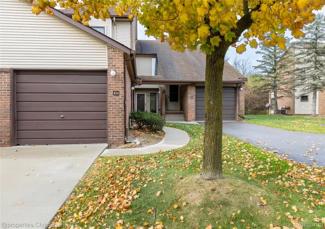 Photo 2 of Condo for sale at 6600 Ridgefield Cir, West Bloomfield, MI 48322 | MLS# 20261071113 | Listing updated on 2026-09-11