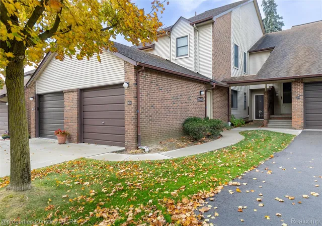 Photo 3 of Condo for sale at 6600 Ridgefield Cir, West Bloomfield, MI 48322 | MLS# 20261071113 | Listing updated on 2026-10-30