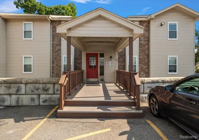 Photo 1 of Condo for sale at 5060 Harbor Oak Dr #49, Waterford, MI 48329 | MLS# 20261071115 | Listing updated on 2026-09-04