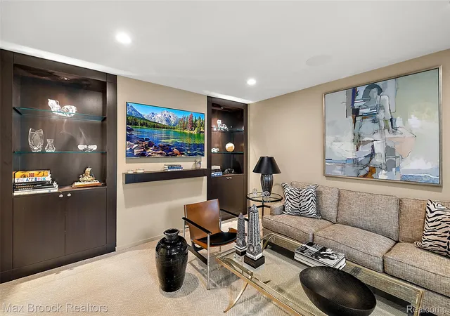 Listing Photo 5 - Condo for sale in building located at 233 Norcliff Dr, Bloomfield Hills, MI 48302