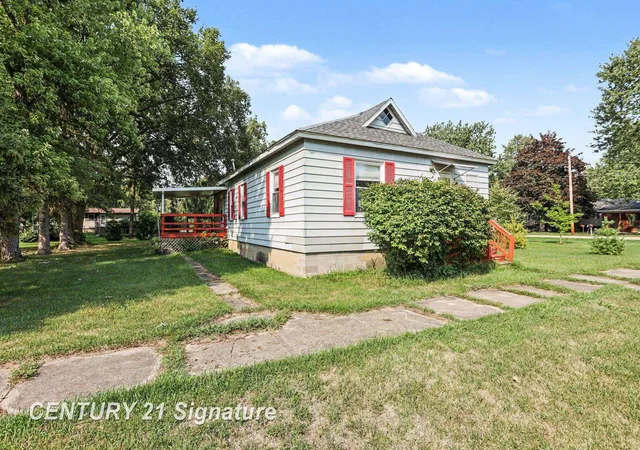 Photo 2 of Single family home for sale at 415 E Belle Ave, Saint Charles, MI 48655 | MLS# 61050220723 | Listing updated on 2026-09-03
