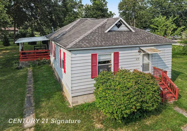 Photo 3 of Single family home for sale at 415 E Belle Ave, Saint Charles, MI 48655 | MLS# 61050220723 | Listing updated on 2026-09-03