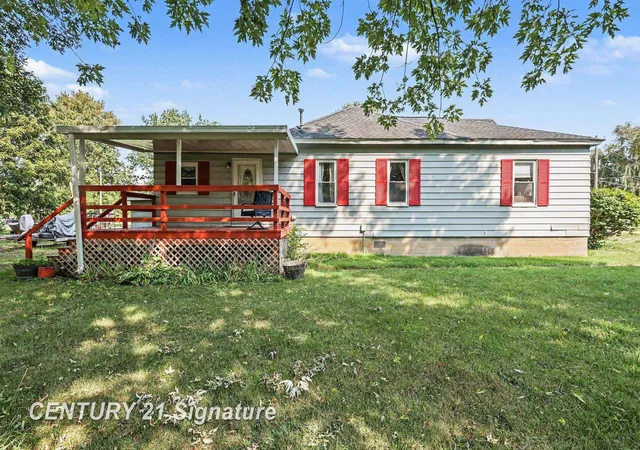 Photo 4 of Single family home for sale at 415 E Belle Ave, Saint Charles, MI 48655 | MLS# 61050220723 | Listing updated on 2026-09-03