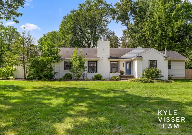 Photo 1 of Single family home for sale at 3030 Cascade Rd Se, Grand Rapids, MI 49506 | MLS# 65026046914 | Listing updated on 2026-09-03