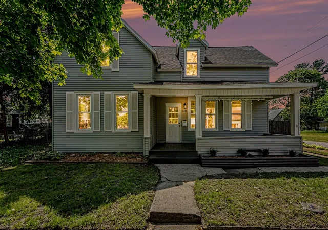 Photo 2 of Single family home for sale at 2269 Denmark St, Muskegon, MI 49441 | MLS# 65026046912 | Listing updated on 2026-09-09