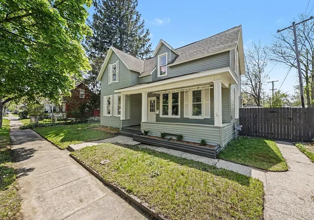 Photo 3 of Single family home for sale at 2269 Denmark St, Muskegon, MI 49441 | MLS# 65026046912 | Listing updated on 2026-09-09