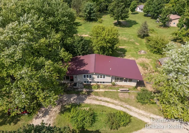 Photo 3 of Single family home for sale at 6240 S M 66 Hwy, Nashville, MI 49073 | MLS# 65026046915 | Listing updated on 2026-10-09