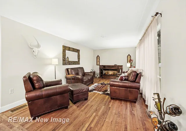 Photo 4 of Single family home for sale at 2221 Lambros Dr, Midland, MI 48642 | MLS# 61050220725 | Listing updated on 2026-09-03