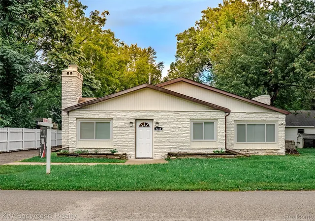 Photo 1 of Single family home for sale at 8234 Arlis St N, Commerce Township, MI 48382 | MLS# 20261071125 | Listing updated on 2026-10-18