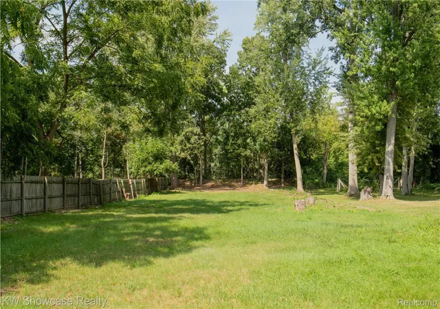 Photo 3 of Single family home for sale at 8234 Arlis St N, Commerce Township, MI 48382 | MLS# 20261071125 | Listing updated on 2026-09-13
