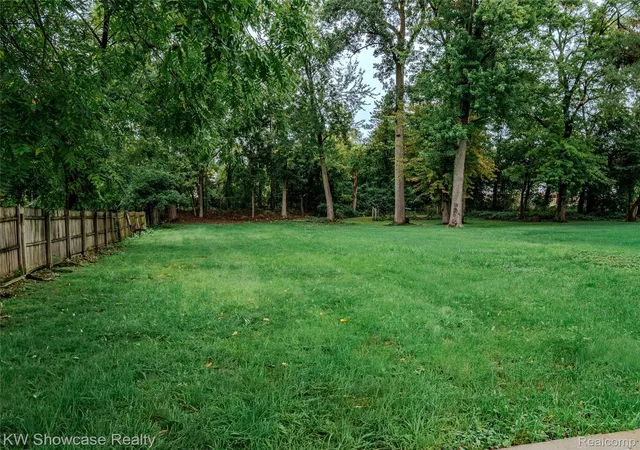 Photo 3 of Single family home for sale at 8234 Arlis St N, Commerce Township, MI 48382 | MLS# 20261071125 | Listing updated on 2026-10-18