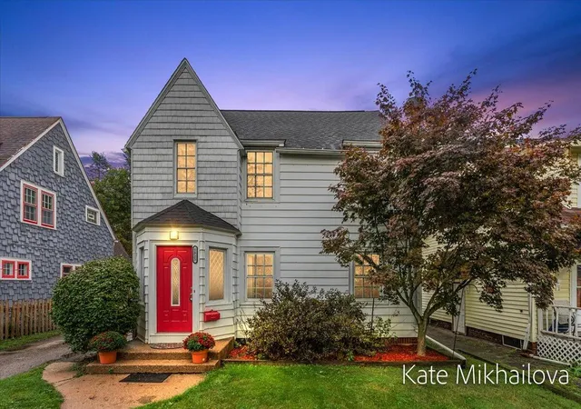 Photo 1 of Single family home for sale at 1825 Oakland Dr, Kalamazoo, MI 49008 | MLS# 65026046917 | Listing updated on 2026-09-18