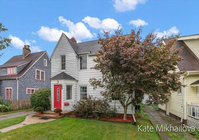 Photo 3 of Single family home for sale at 1825 Oakland Dr, Kalamazoo, MI 49008 | MLS# 65026046917 | Listing updated on 2026-09-18