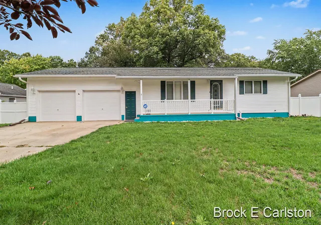 Photo 1 of Single family home for sale at 2756 Marquette Ave, Muskegon, MI 49442 | MLS# 71026046919 | Listing updated on 2026-09-11
