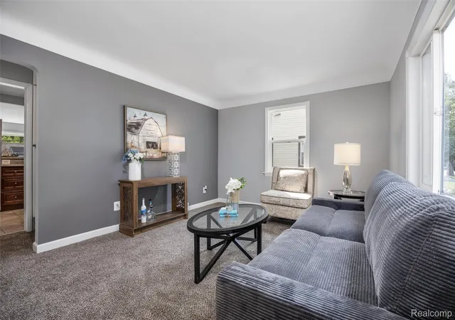 Photo 3 of Single family home for sale at 300 N Edgeworth Ave, Royal Oak, MI 48067 | MLS# 20261071126 | Listing updated on 2026-09-15