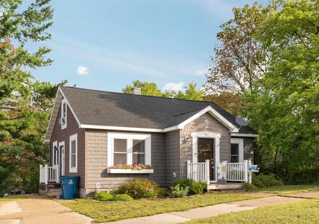 Photo 2 of Single family home for sale at 417 E North St, Cadillac, MI 49601 | MLS# 78080073204 | Listing updated on 2026-09-11