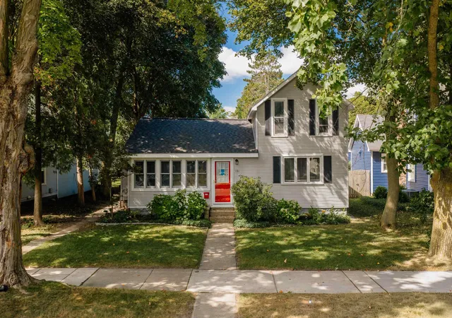Multi family home for sale at 131 N Spruce, Traverse City, MI 49684 | MLS# 78080073206