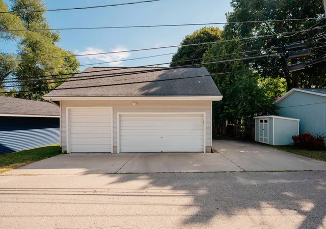Photo 3 of Multi family home for sale at 131 N Spruce, Traverse City, MI 49684 | MLS# 78080073206 | Listing updated on 2026-09-18