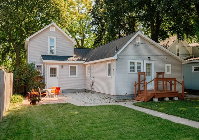 Photo 4 of Multi family home for sale at 131 N Spruce, Traverse City, MI 49684 | MLS# 78080073206 | Listing updated on 2026-09-18