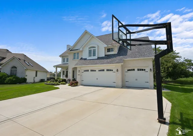 Photo 3 of Single family home for sale at 4973 Northfield Dr, Monroe, MI 48161 | MLS# 57050220731 | Listing updated on 2026-09-08