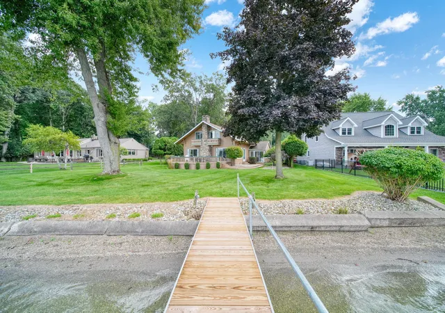 Photo 1 of Single family home for sale at 5056 Lakeshore Dr, Jackson, MI 49203 | MLS# 55026046923 | Listing updated on 2026-09-16