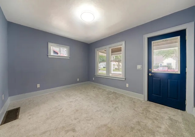 Photo 4 of Single family home for sale at 942 Ada Ave, Muskegon, MI 49442 | MLS# 71026046924 | Listing updated on 2026-09-14