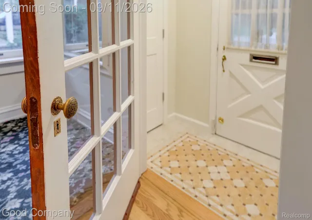 Photo 4 of Single family home for sale at 203 Aqua Ct, Royal Oak, MI 48073 | MLS# 20261071146 | Listing updated on 2026-09-14