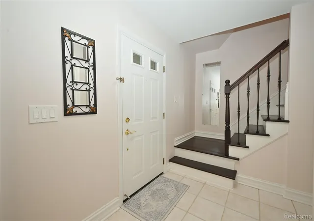 Photo 3 of Single family home for sale at 2032 Kristin Dr, Troy, MI 48084 | MLS# 20261071149 | Listing updated on 2026-10-12