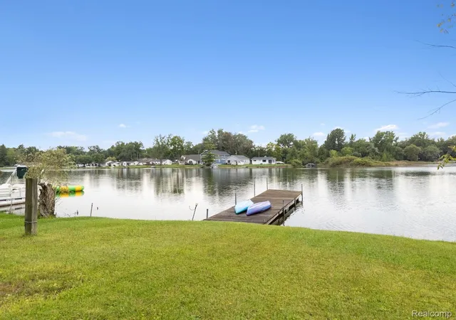 Photo 4 of Single family home for sale at 1821 Maxfield Rd, Hartland, MI 48353 | MLS# 20261071152 | Listing updated on 2026-09-04