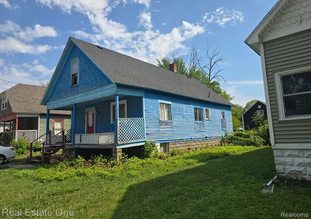 Photo 2 of Single family home for sale at 220 N Grant St, Bay City, MI 48708 | MLS# 20261071157 | Listing updated on 2026-09-04