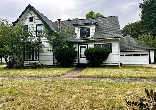 Photo 2 of Single family home for sale at 522 Walnut St, Three Rivers, MI 49093 | MLS# 62026046932 | Listing updated on 2026-09-14