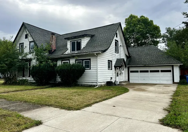 Photo 3 of Single family home for sale at 522 Walnut St, Three Rivers, MI 49093 | MLS# 62026046932 | Listing updated on 2026-09-14