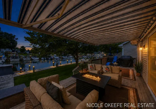 Listing Photo 2 - Condo for sale in building located at 432 River Island Dr, South Haven, MI 49090