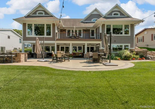 Photo 1 of Sale Pending at 16128 Silvercrest Dr, Fenton, MI 48430 | MLS# 20261071158 | Listing updated on 2026-09-27
