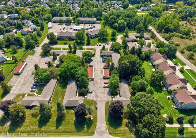 Photo 2 of Condo for sale at 407 W Drahner Rd, Oxford, MI 48371 | MLS# 20261071159 | Listing updated on 2026-09-14